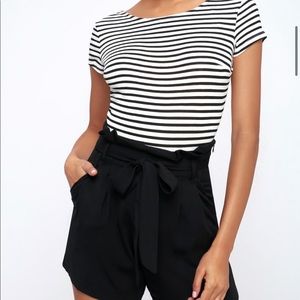 BLACK SHORTS WITH POCKETS